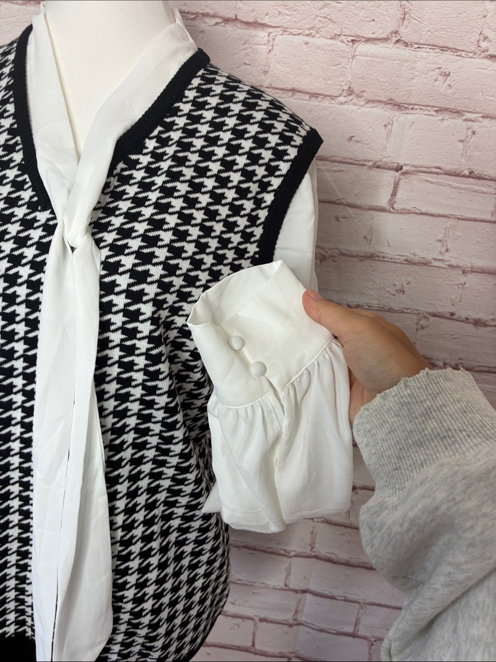 Adrianna Papell Houndstooth Sweater Vest Blouse Combo Like New Medium - Picture 4 of 10